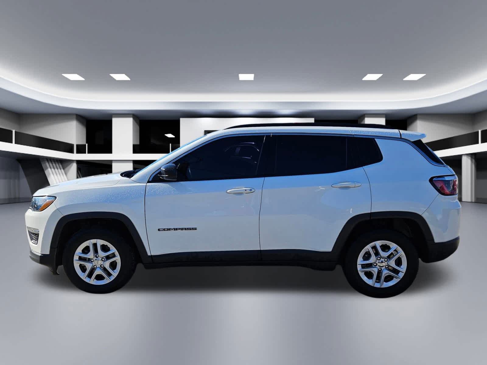 Thumbnail: 2019 Jeep Compass - 3
