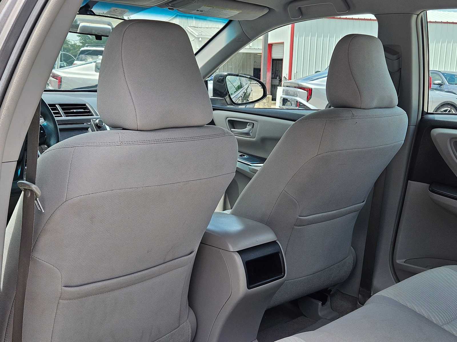 2016 Toyota Camry LE 14