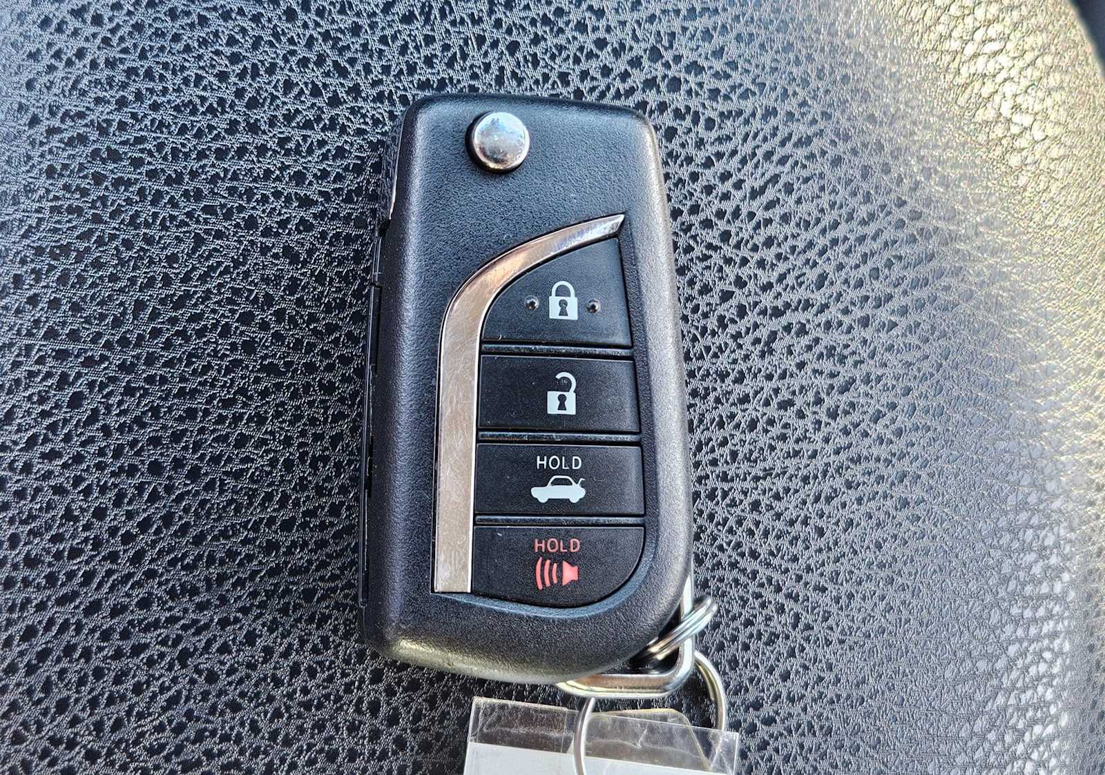 Thumbnail: 2019 Toyota Camry - 21