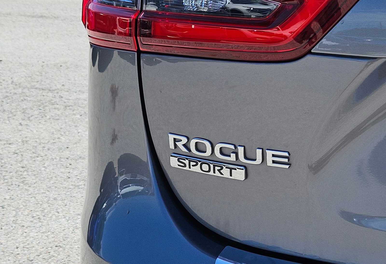 Thumbnail: 2020 Nissan Rogue Sport - 12