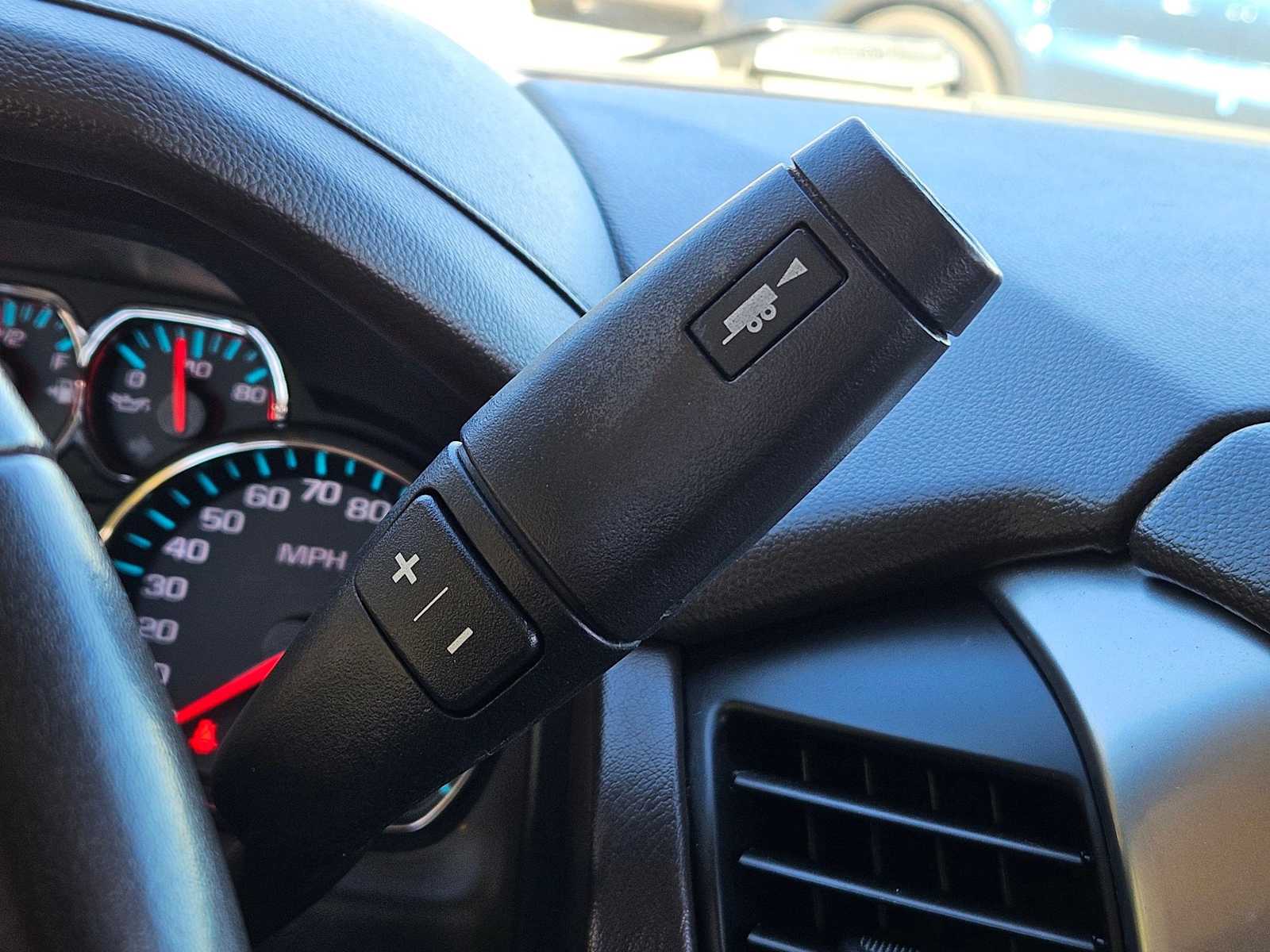 Thumbnail: 2020 Chevrolet Tahoe - 32