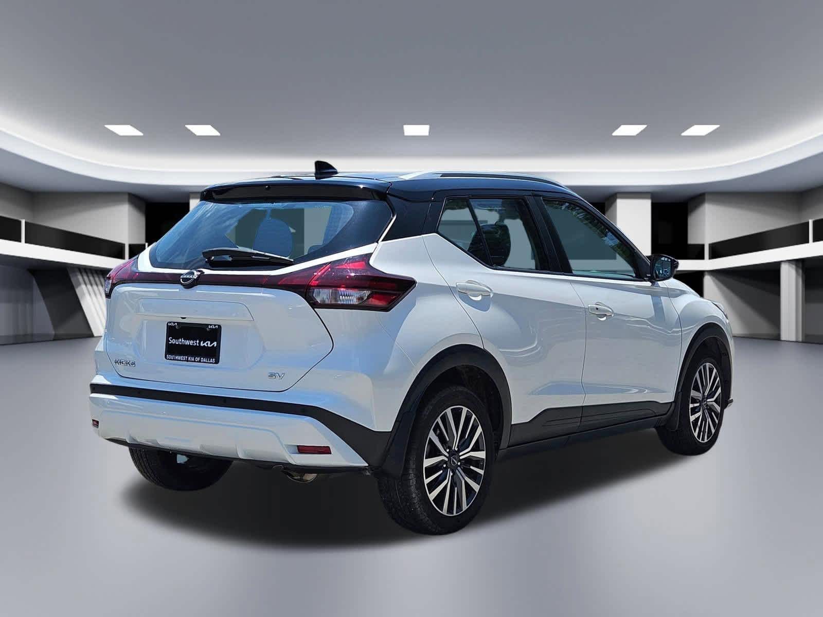 Thumbnail: 2023 Nissan Kicks - 3