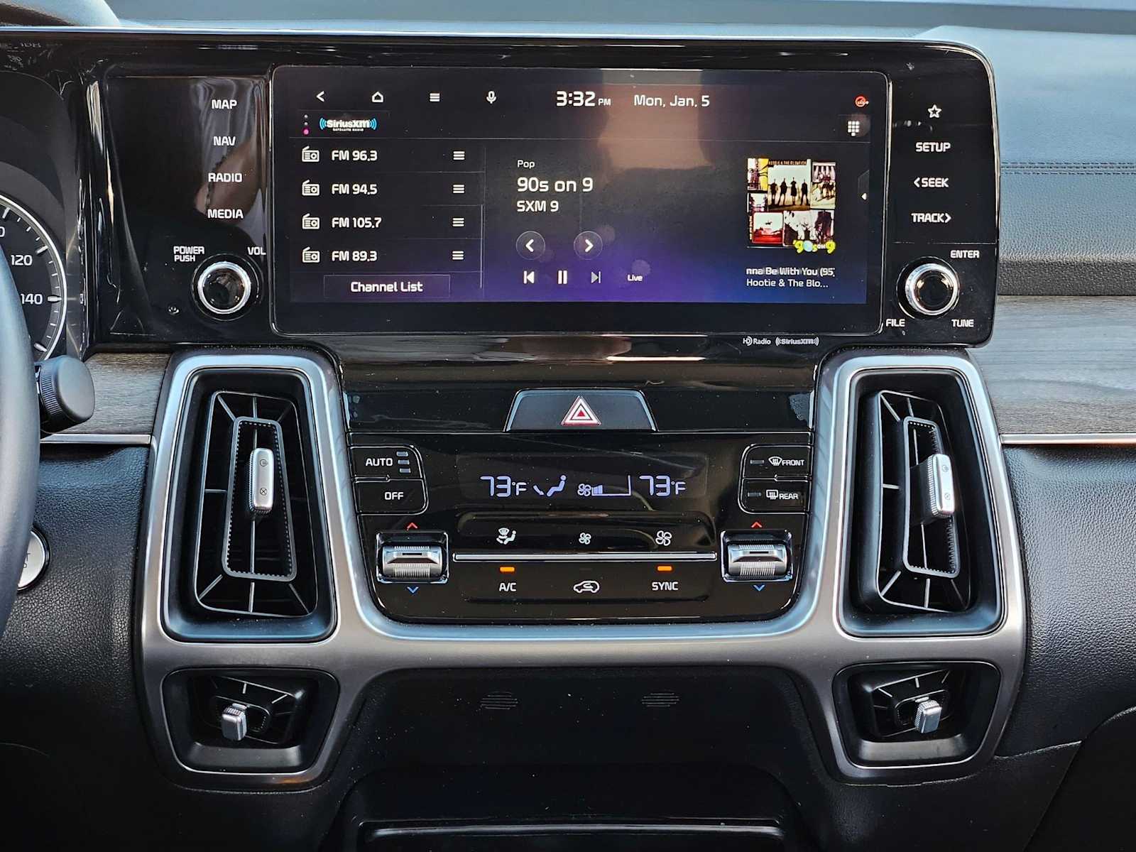 Thumbnail: 2023 Kia Sorento - 29