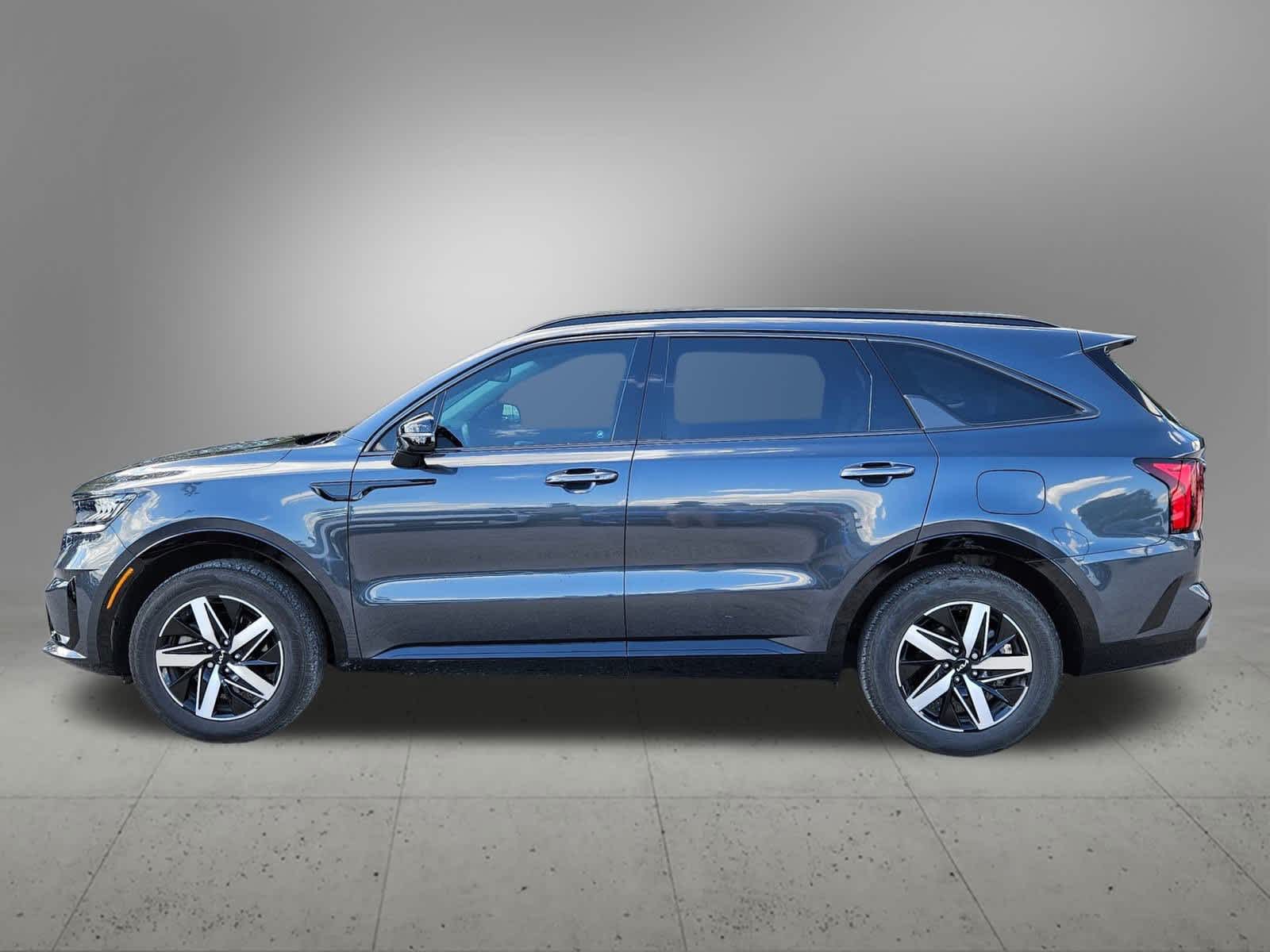 2023 Kia Sorento S photo 3