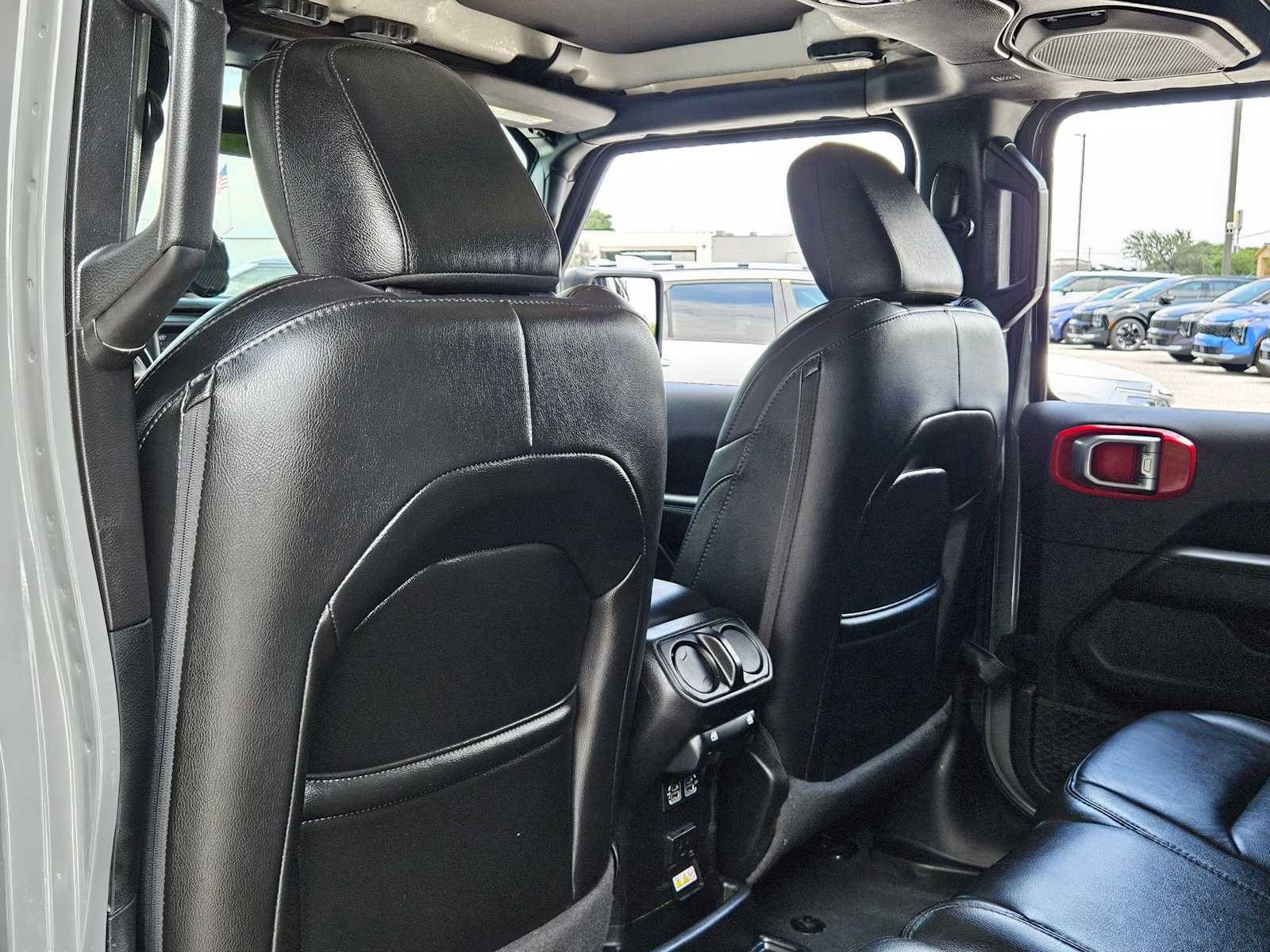 Thumbnail: 2020 Jeep Wrangler - 17