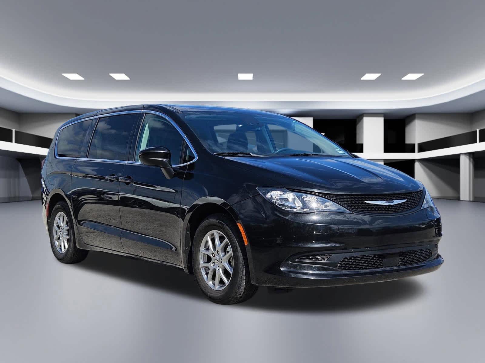 Thumbnail: 2023 Chrysler Voyager - 8