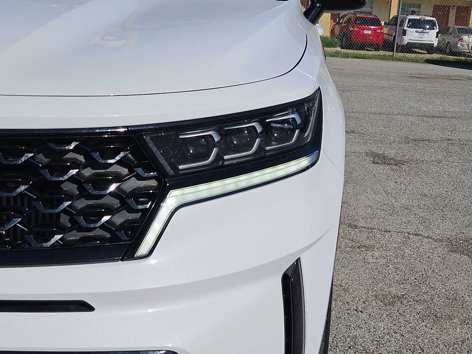 Thumbnail: 2023 Kia Sorento - 10