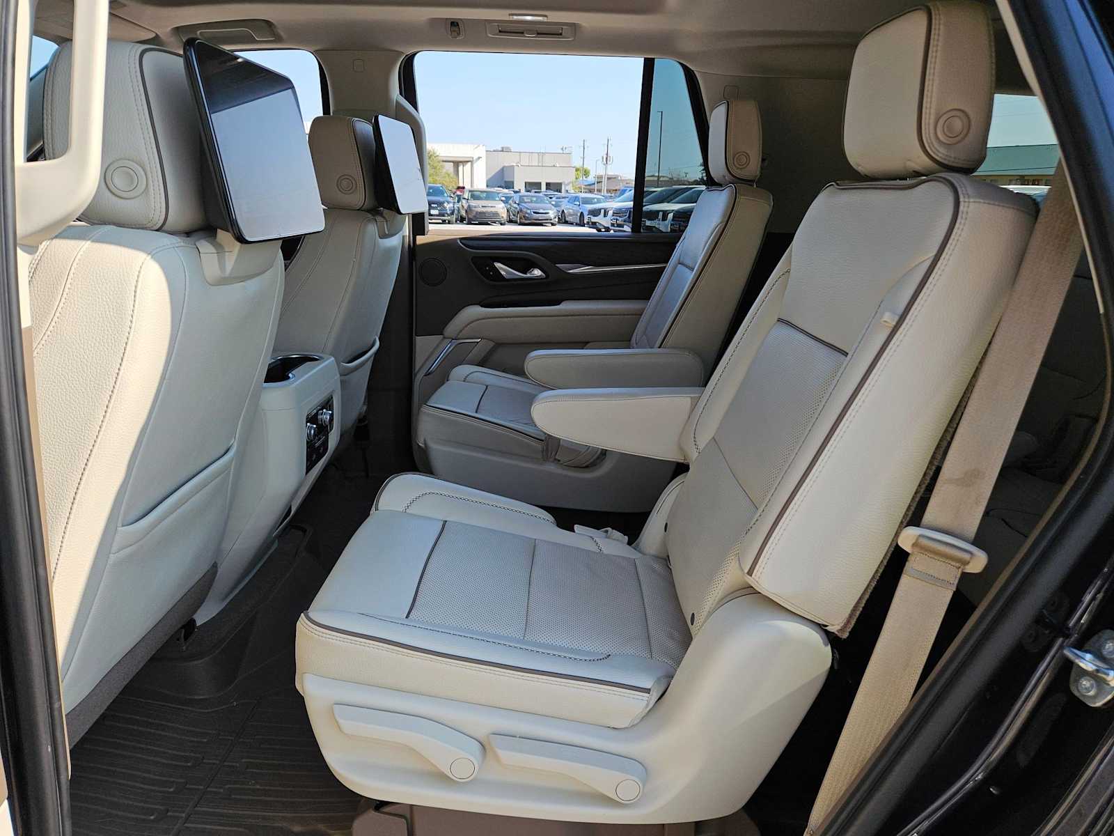 Thumbnail: 2021 GMC Yukon - 21