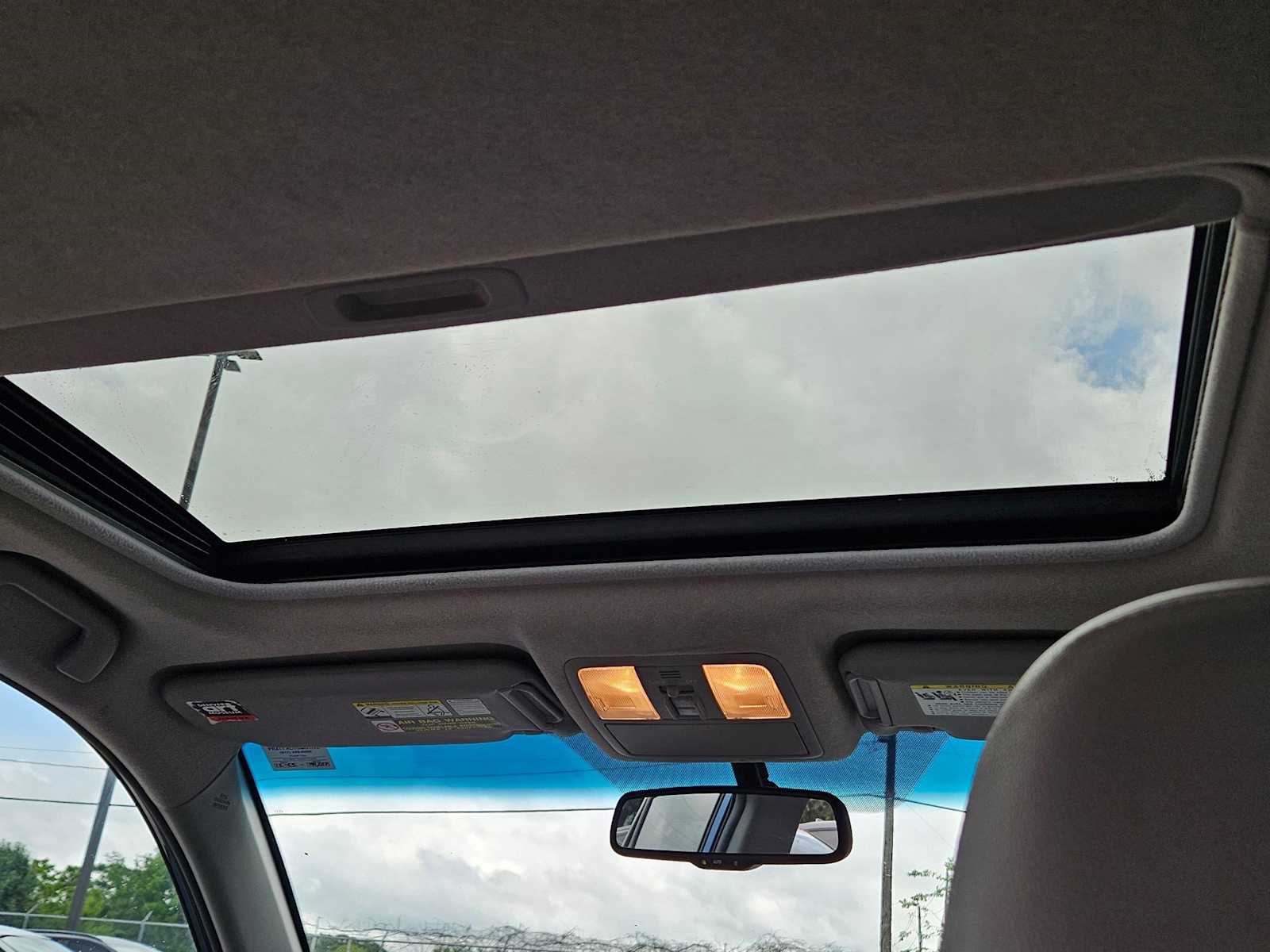 Thumbnail: 2011 Toyota RAV4 - 17