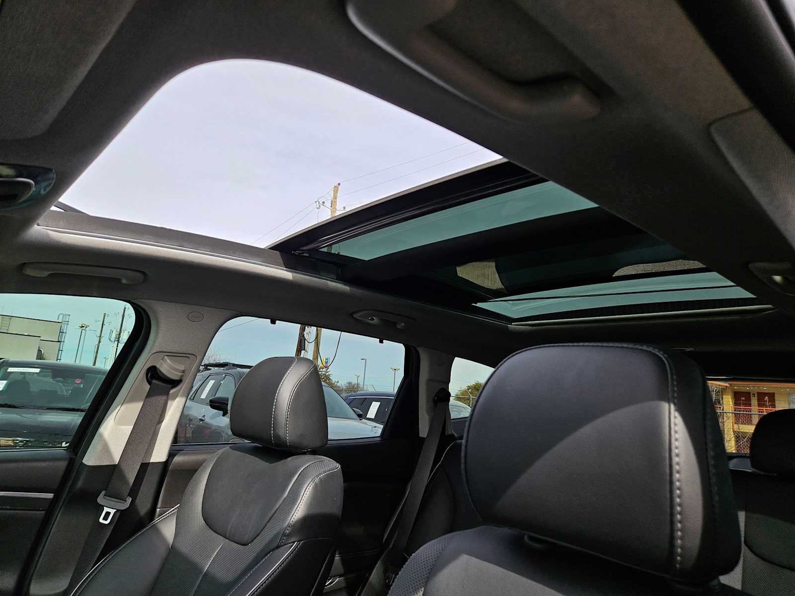 Thumbnail: 2023 Hyundai Santa Fe - 14