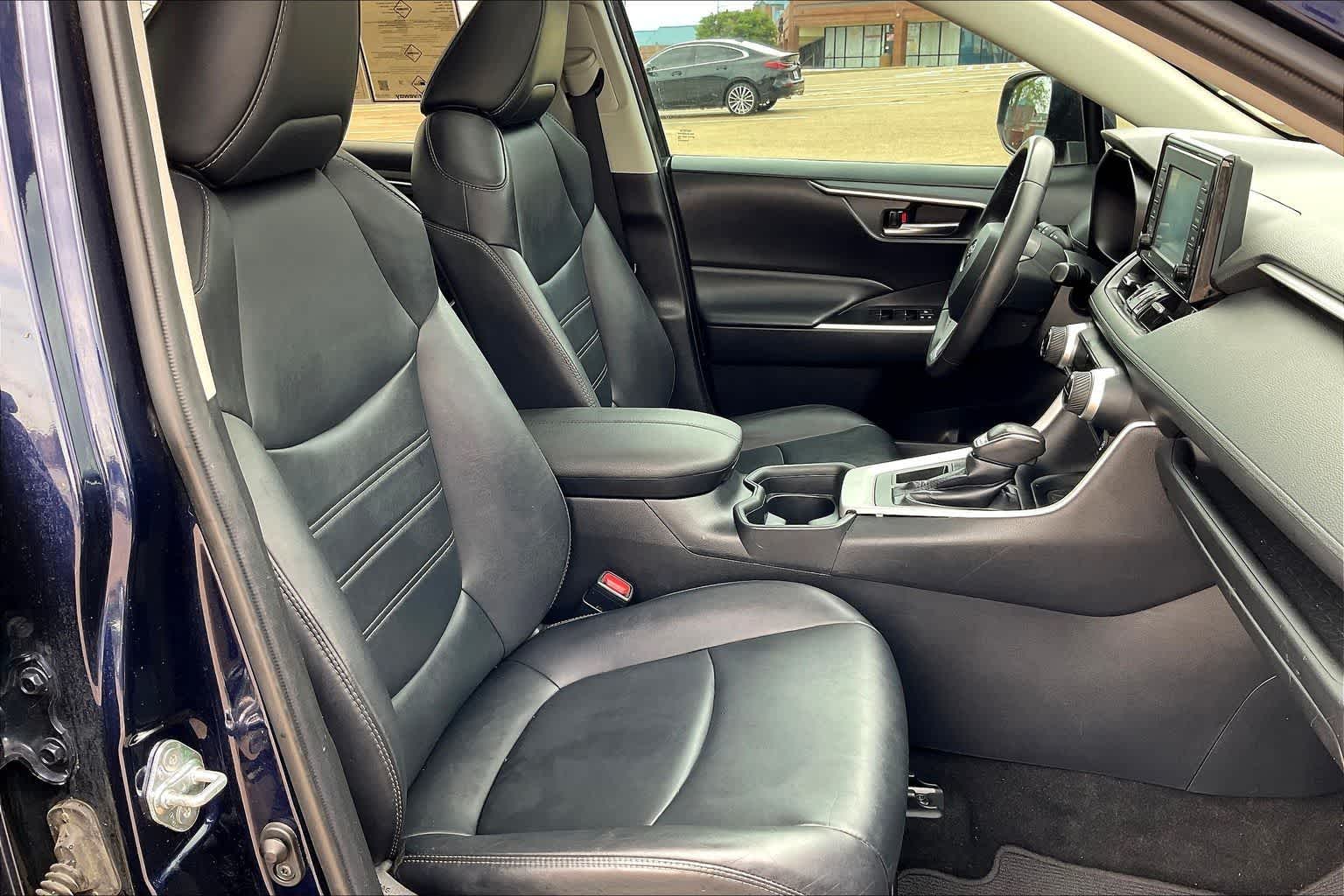 Thumbnail: 2020 Toyota RAV4 - 13