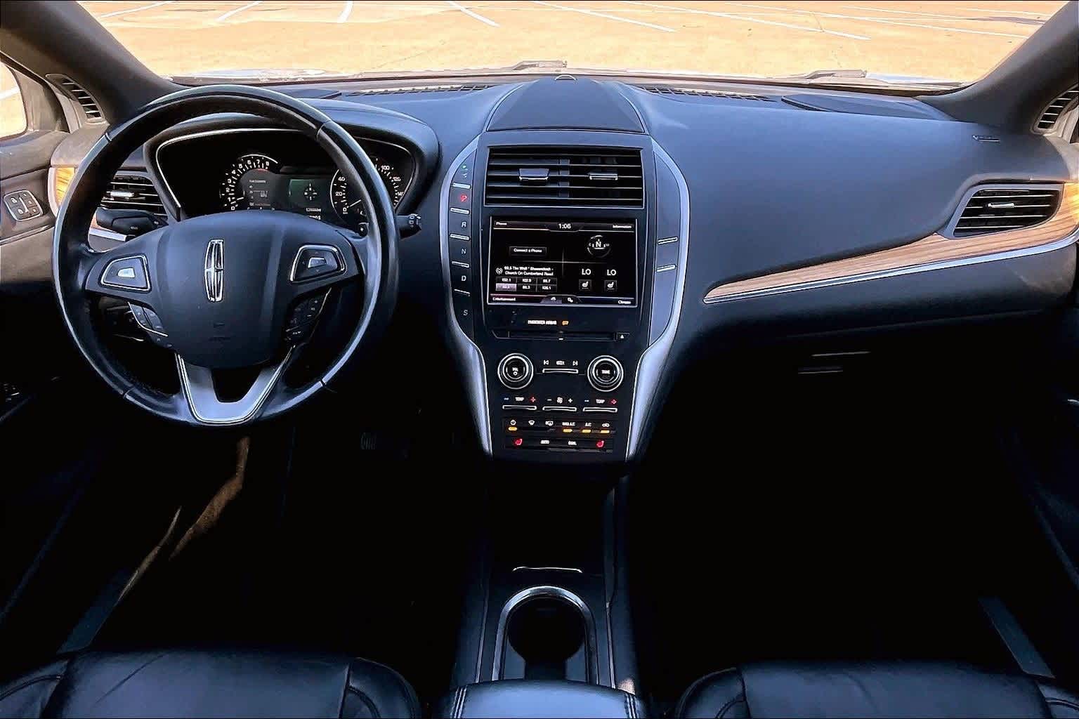 Thumbnail: 2015 Lincoln MKC - 10