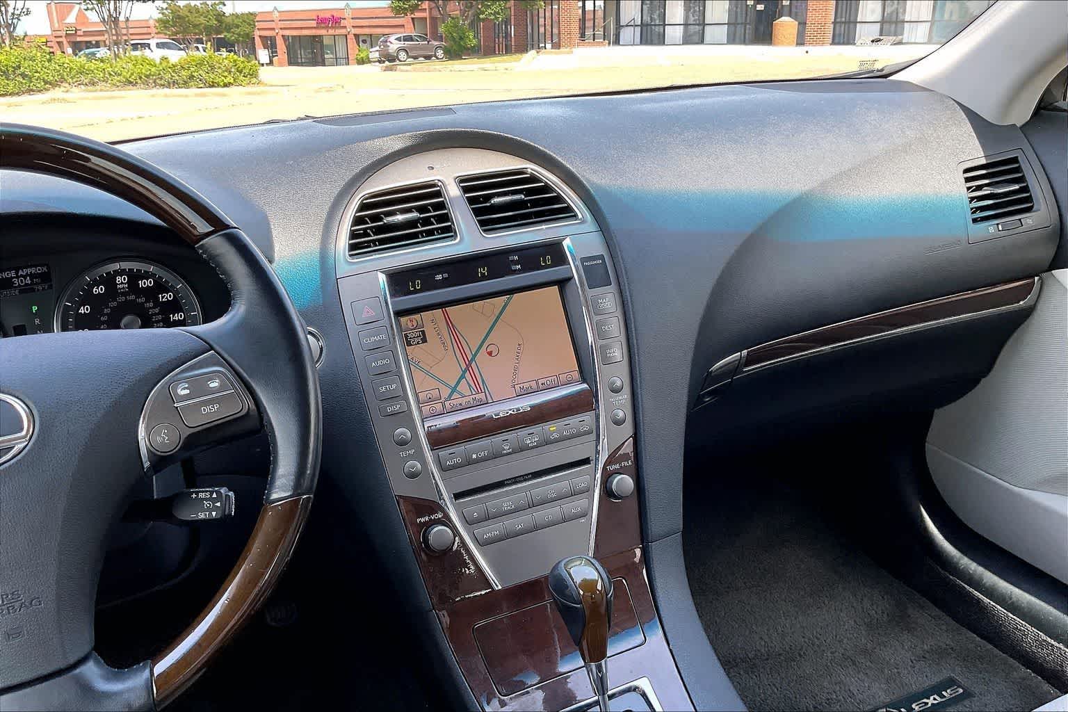 Thumbnail: 2011 Lexus ES - 14
