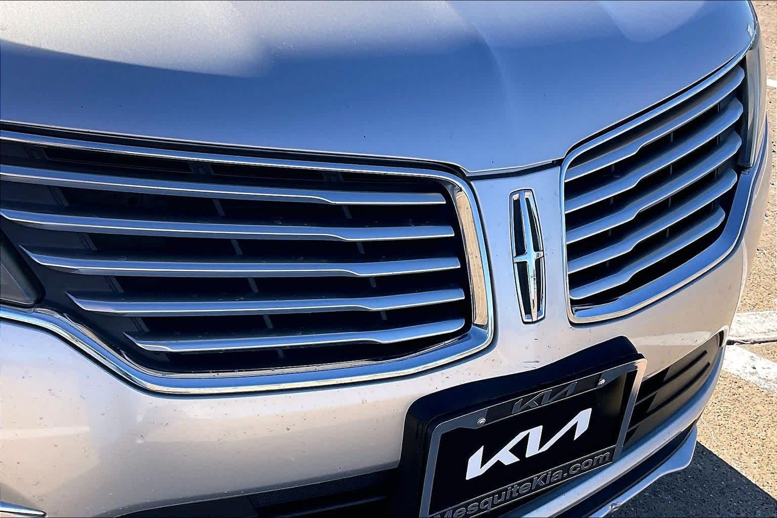 Thumbnail: 2015 Lincoln MKC - 32
