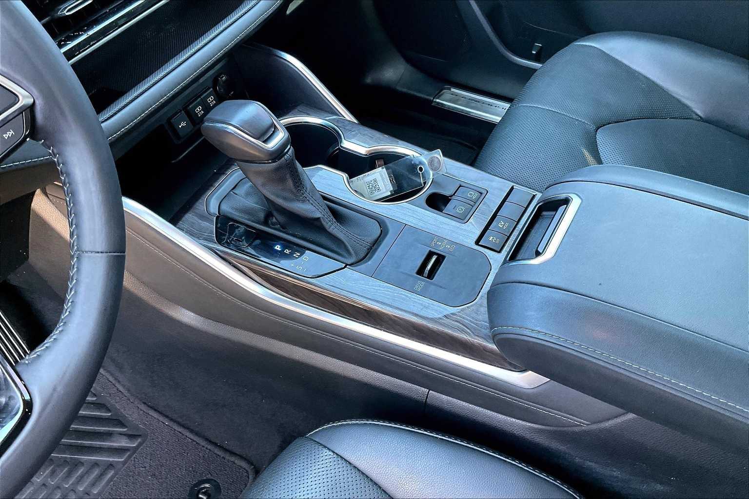 Thumbnail: 2021 Toyota Highlander - 16