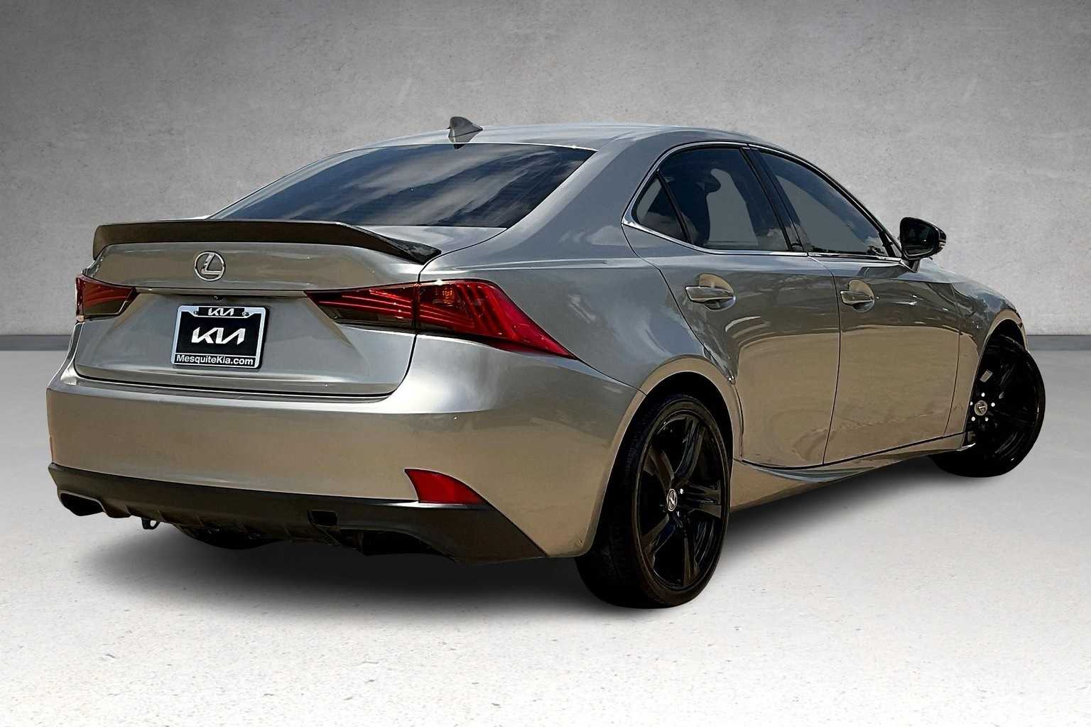 2017 Lexus IS 300 21