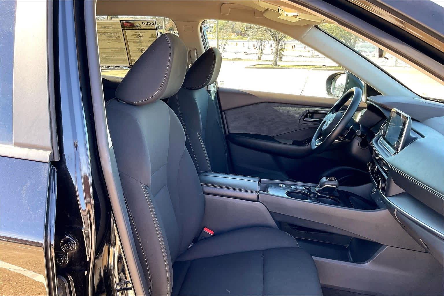 Thumbnail: 2023 Nissan Rogue - 12