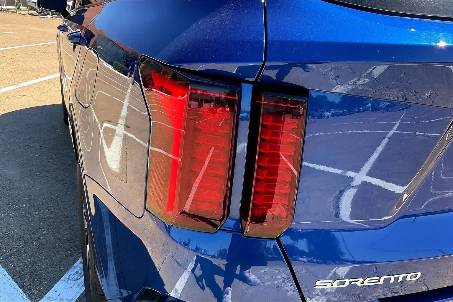 Thumbnail: 2023 Kia Sorento - 31