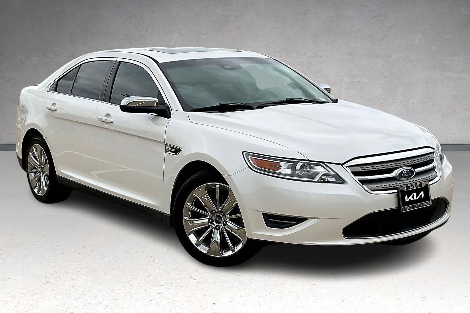 Thumbnail: 2012 Ford Taurus - 21