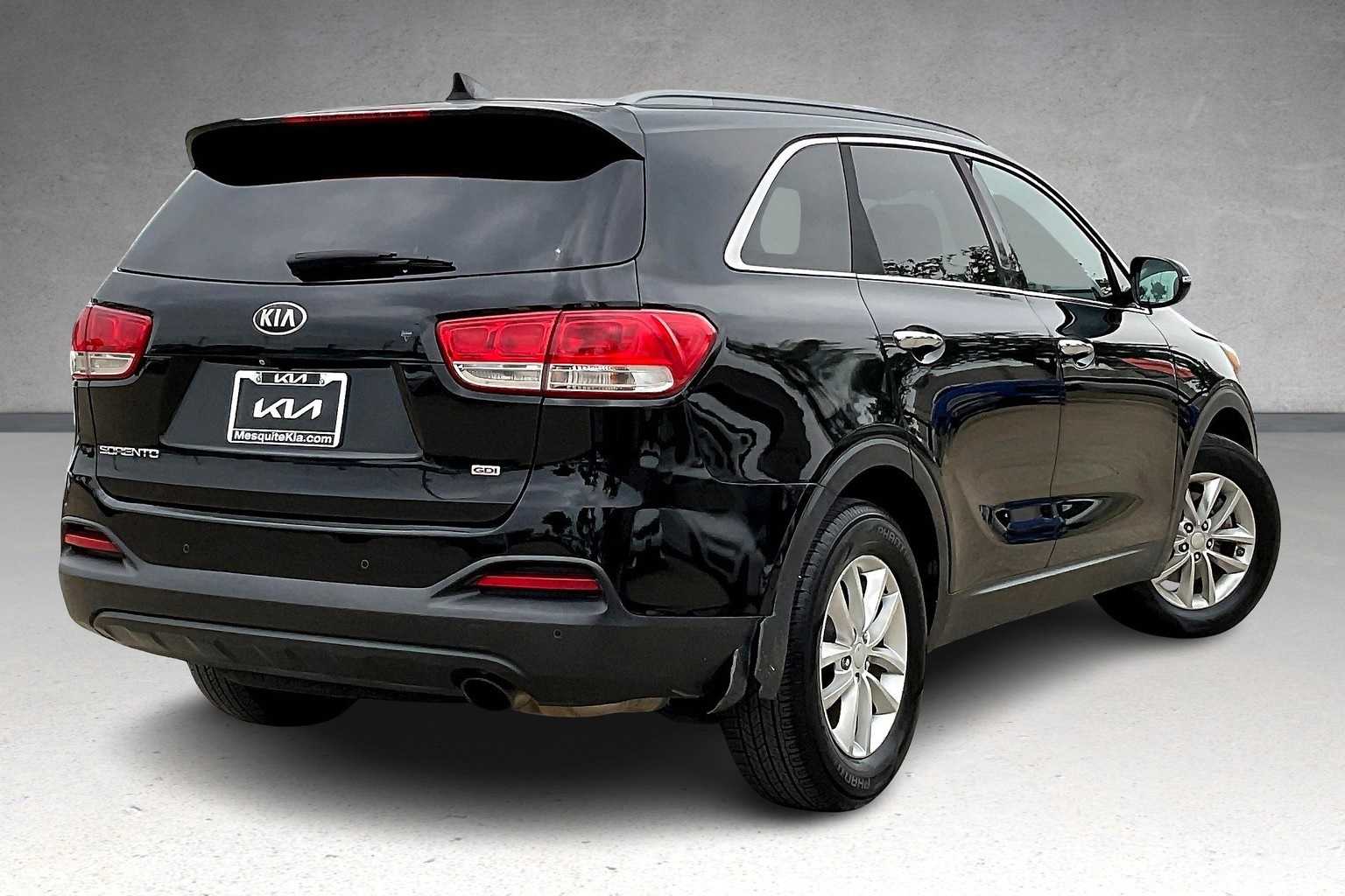 Thumbnail: 2016 Kia Sorento - 22