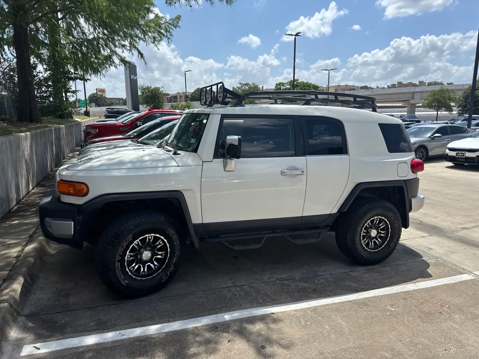 Thumbnail: 2010 Toyota FJ Cruiser - 4