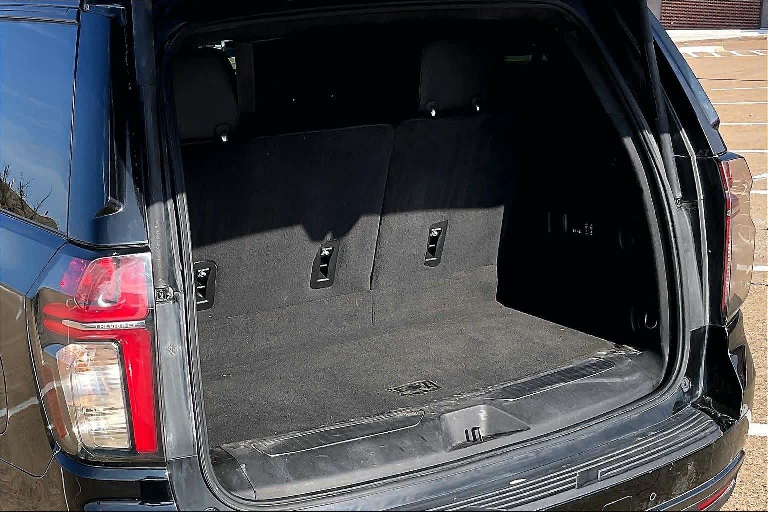 Thumbnail: 2022 Chevrolet Tahoe - 18