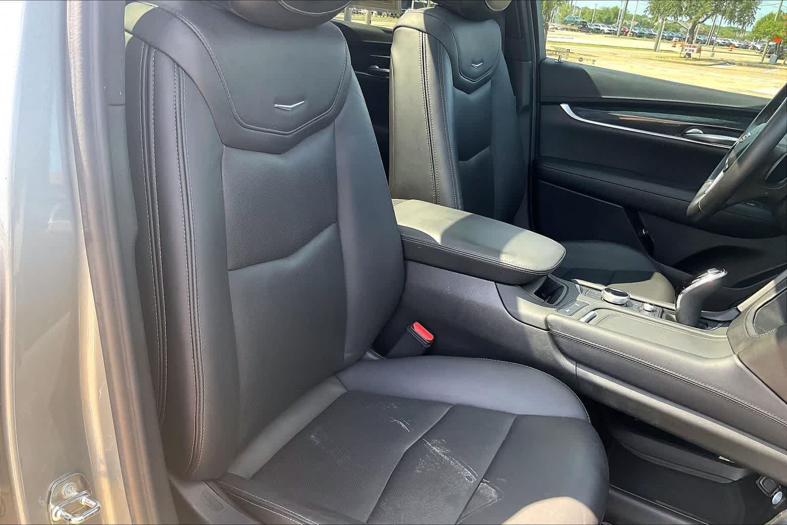 Thumbnail: 2023 Cadillac XT5 - 12
