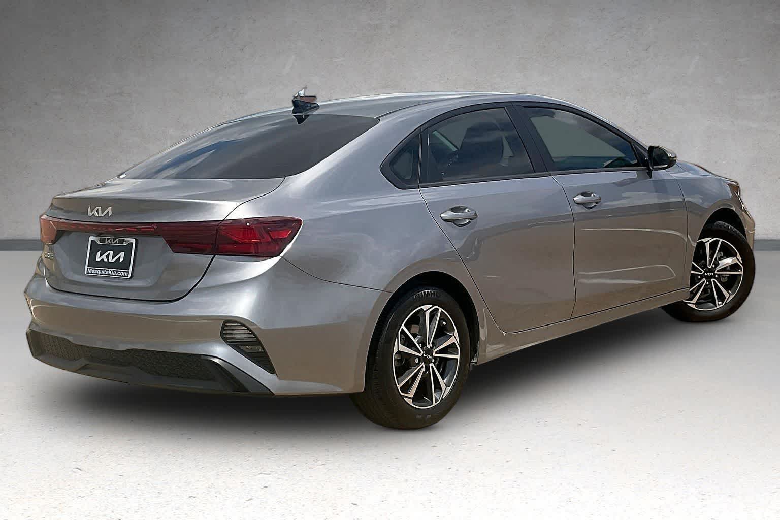 Thumbnail: 2023 Kia Forte - 20