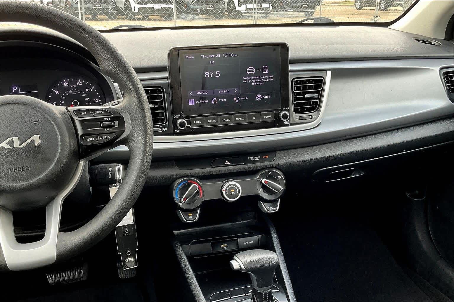 Thumbnail: 2022 Kia Rio - 14