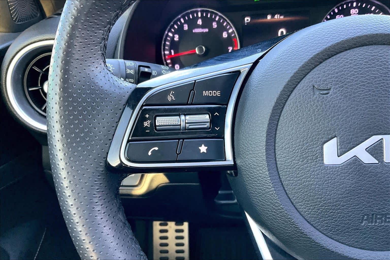 Thumbnail: 2024 Kia Forte - 24