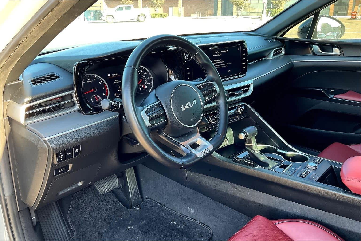 2023 Kia K5 GT-Line photo 2