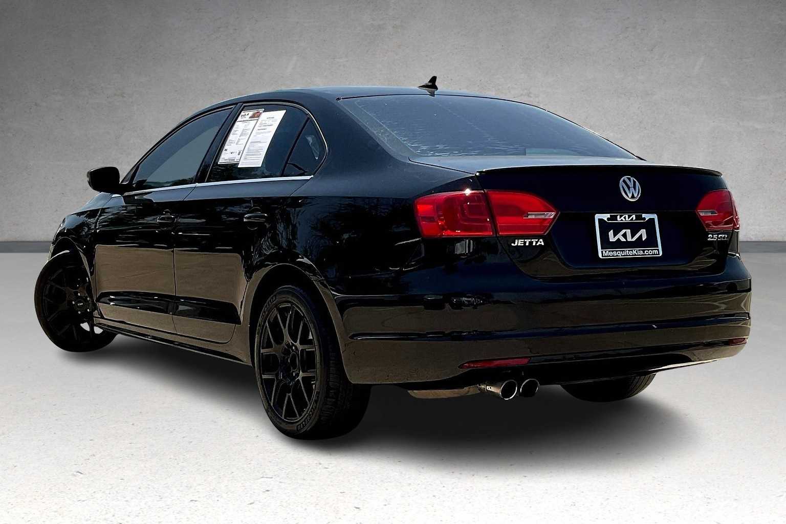 Thumbnail: 2013 Volkswagen Jetta - 4