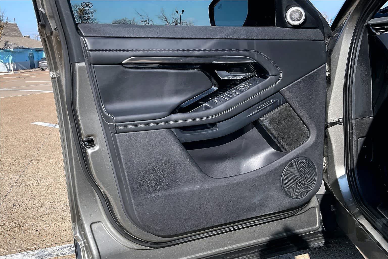 Thumbnail: 2020 Land Rover Range Rover Evoque - 27