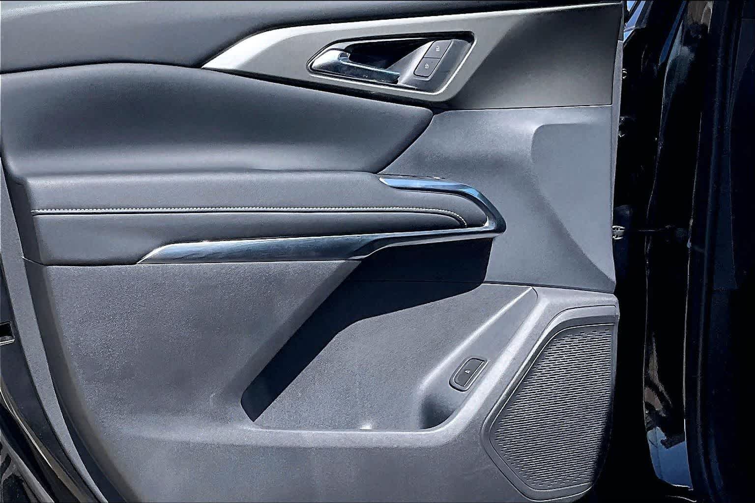 Thumbnail: 2025 Chevrolet Traverse - 25