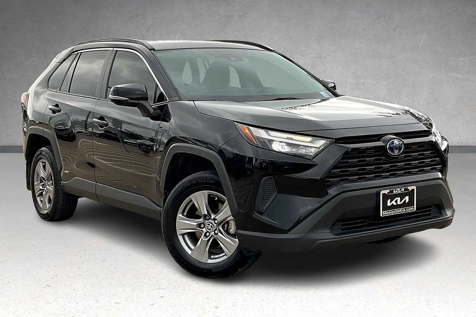 Thumbnail: 2022 Toyota RAV4 - 21