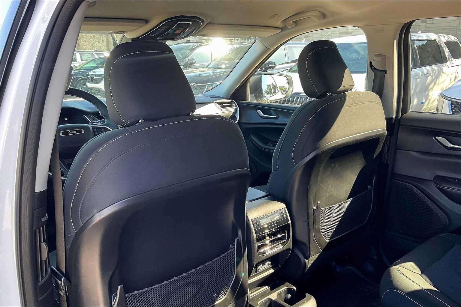 Thumbnail: 2023 Jeep Grand Cherokee - 12