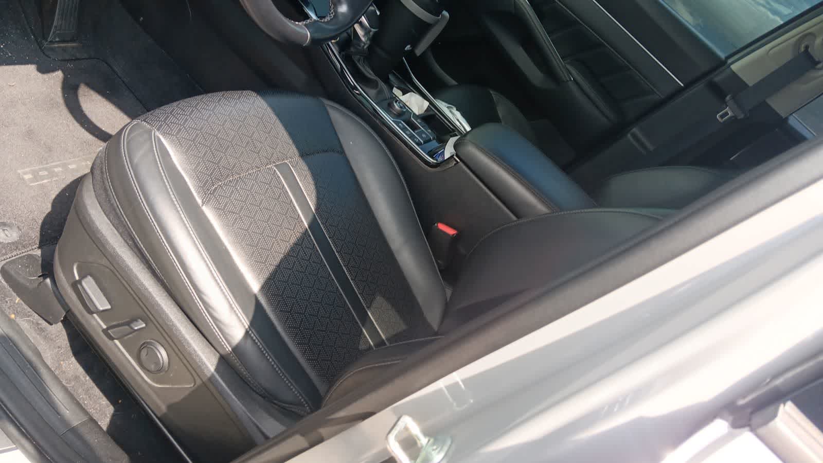 Thumbnail: 2023 Kia Sorento - 7
