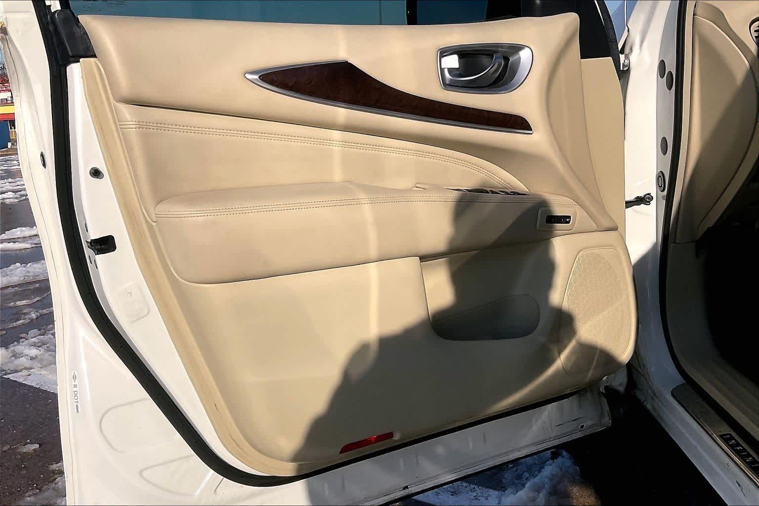 Thumbnail: 2013 INFINITI JX35 - 27