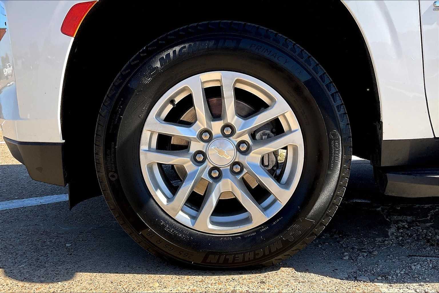 Thumbnail: 2023 Chevrolet Suburban - 8