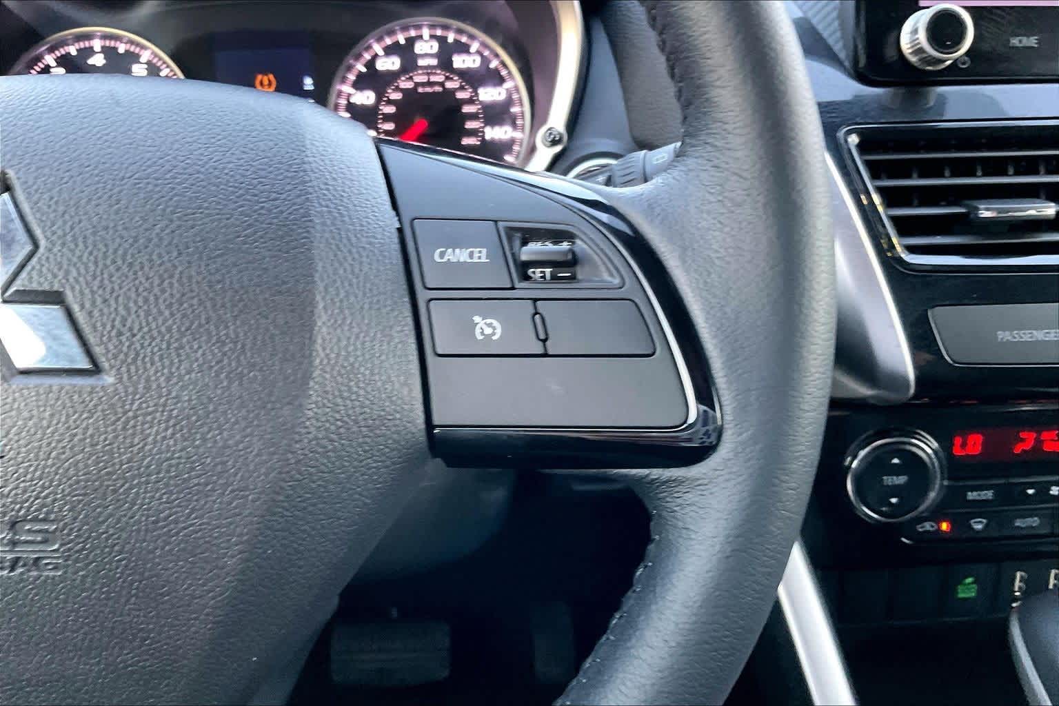 Thumbnail: 2022 Mitsubishi Eclipse Cross - 25