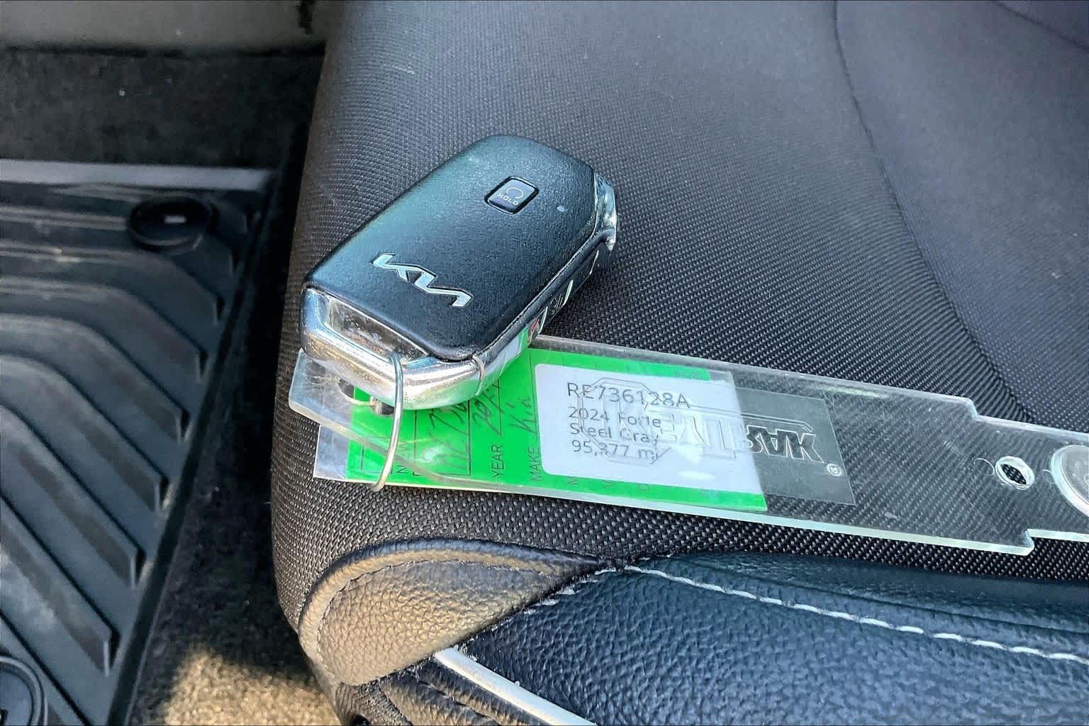 Thumbnail: 2024 Kia Forte - 19