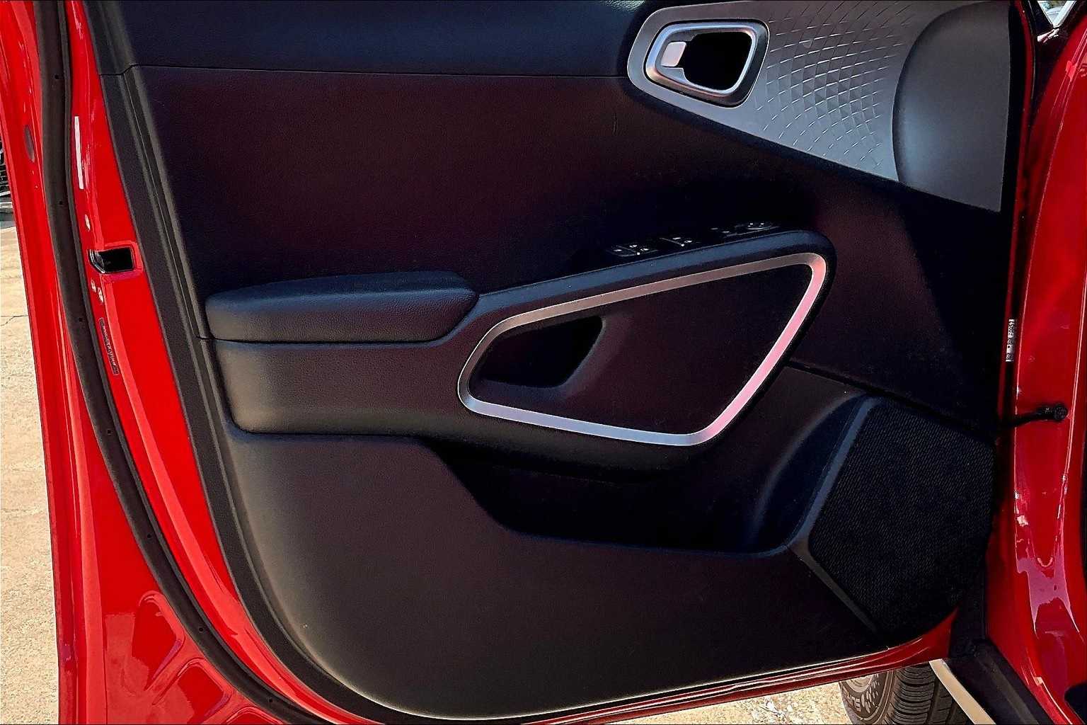 2021 Kia Soul LX 25
