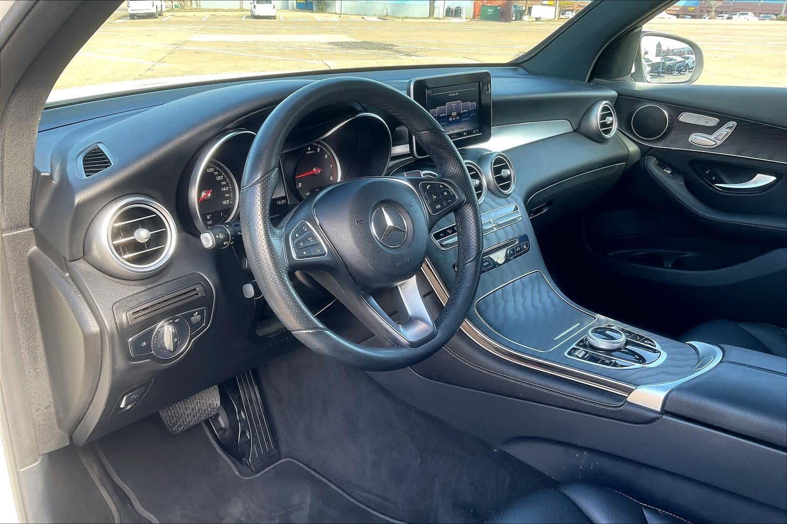 Thumbnail: 2017 Mercedes-Benz GLC - 2