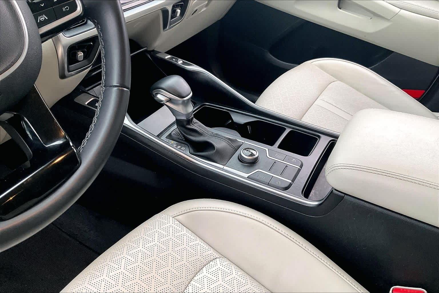 Thumbnail: 2021 Kia Sorento - 16