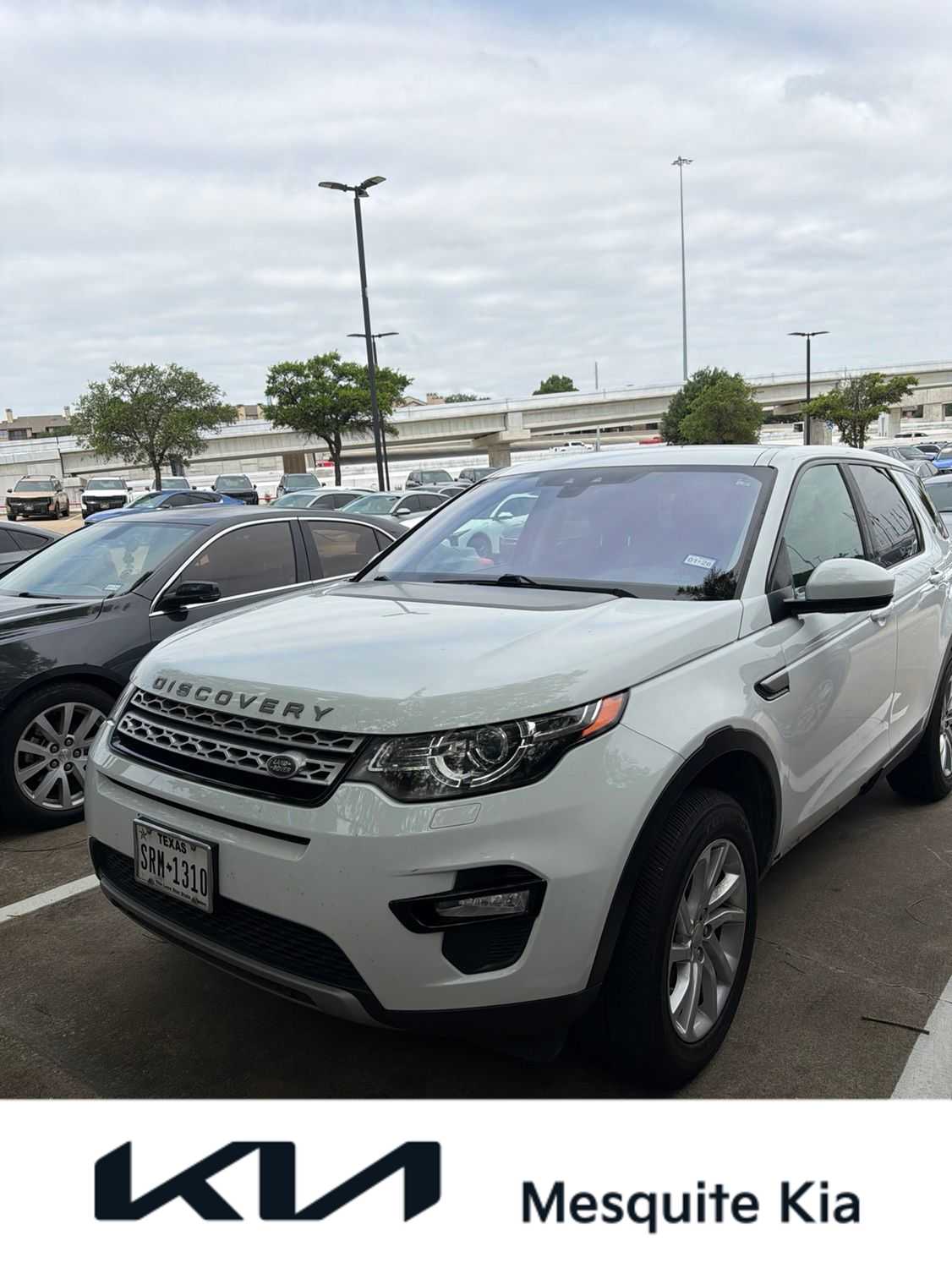 Thumbnail: 2016 Land Rover Discovery Sport - 1