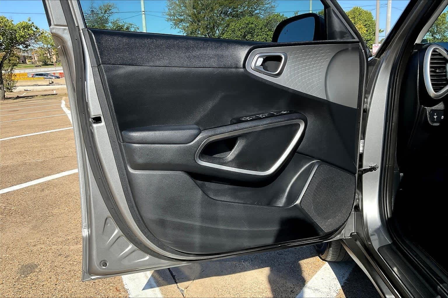 Thumbnail: 2023 Kia Soul - 24