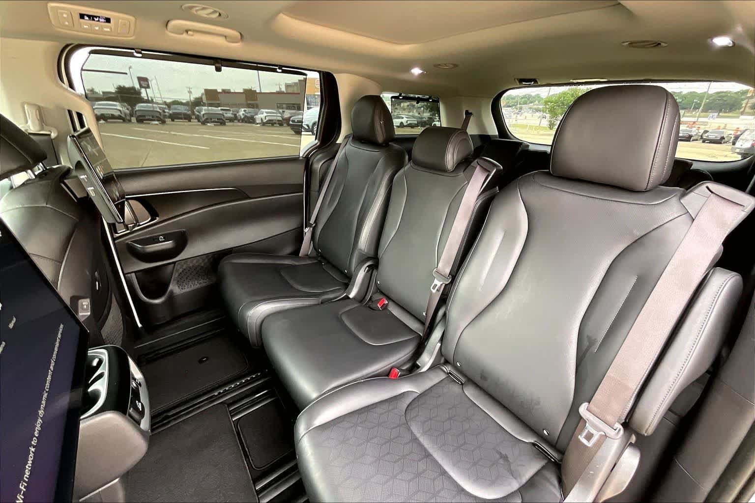Thumbnail: 2025 Kia Carnival - 28