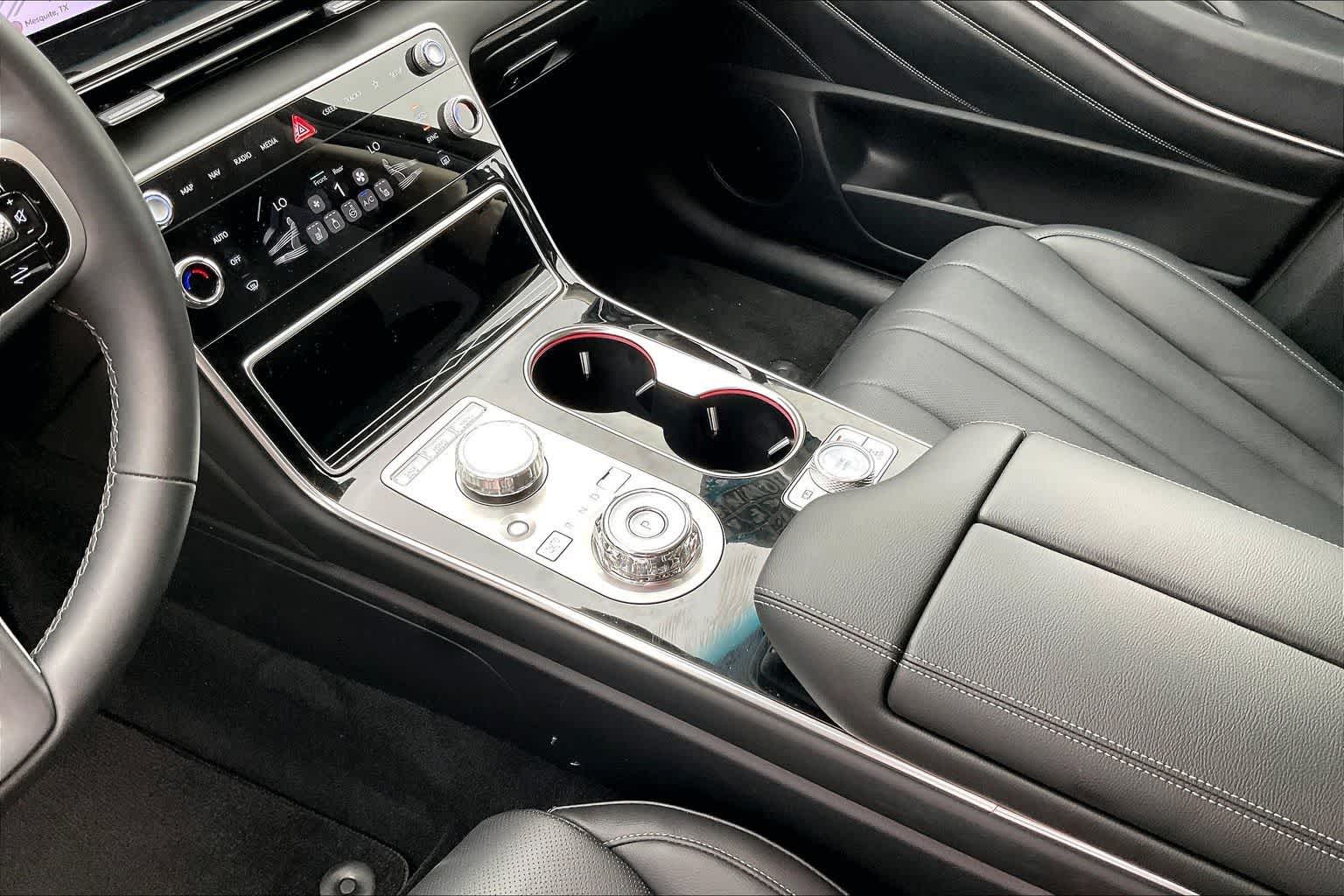 Thumbnail: 2025 Genesis GV80 - 16