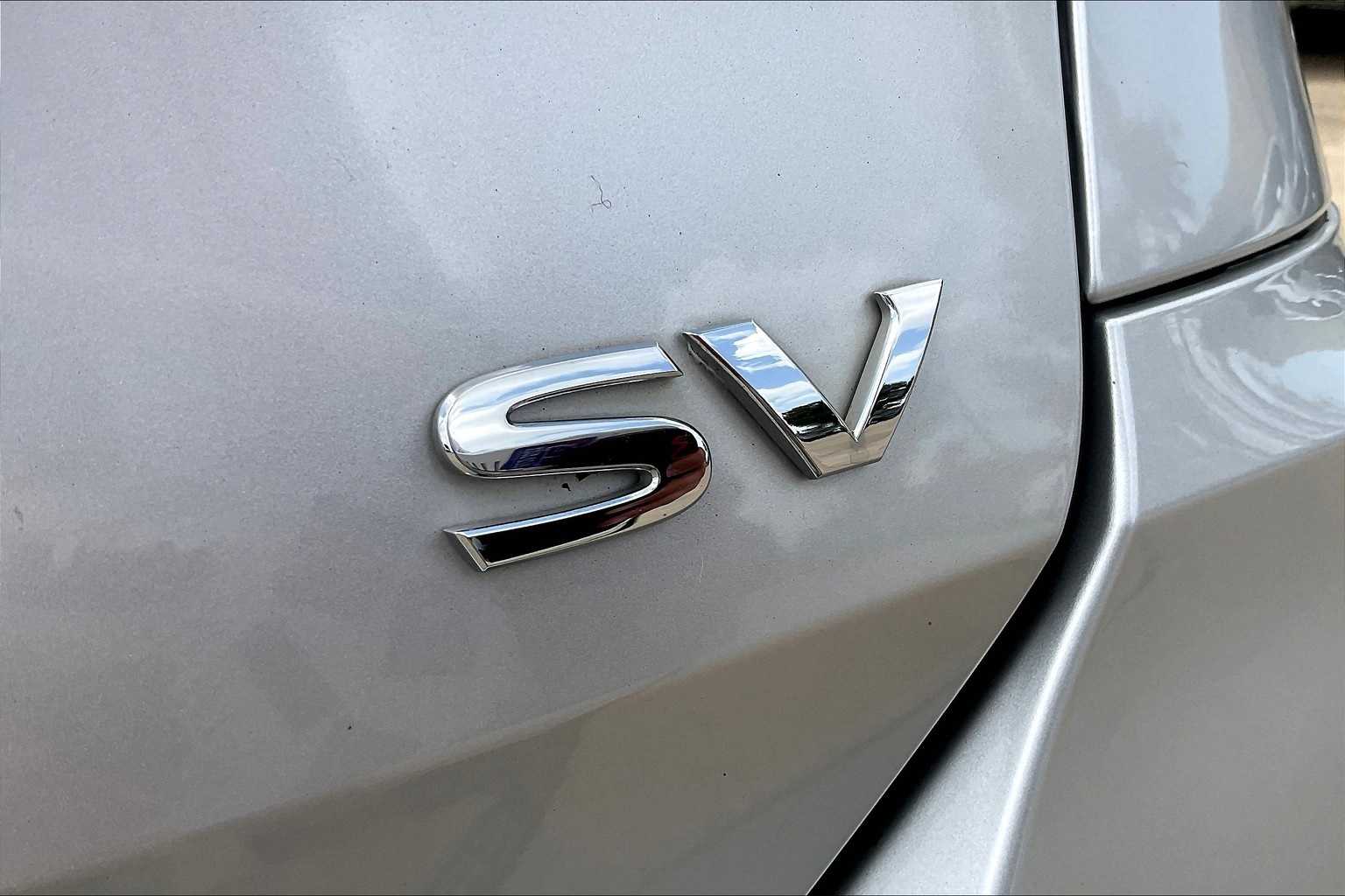 Thumbnail: 2017 Nissan Rogue - 7