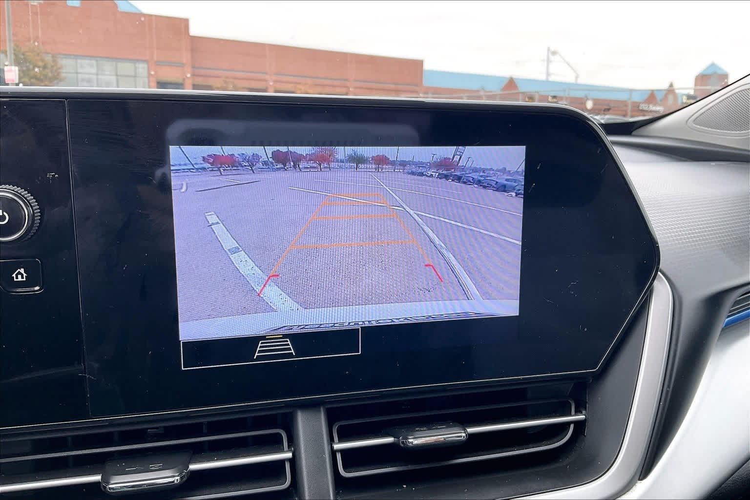 Thumbnail: 2024 Chevrolet Trax - 25